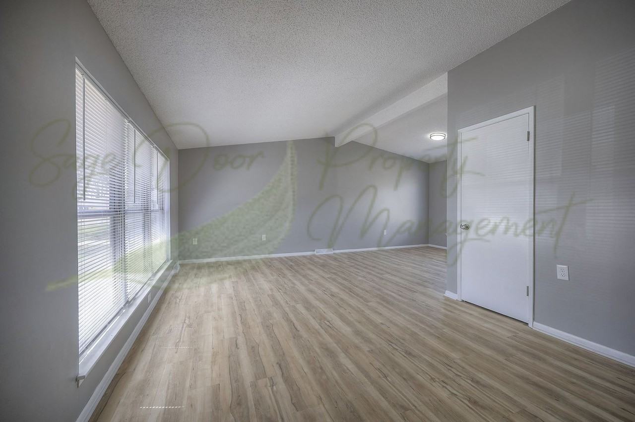 515 Silverado Trl - Photo 3 of 22