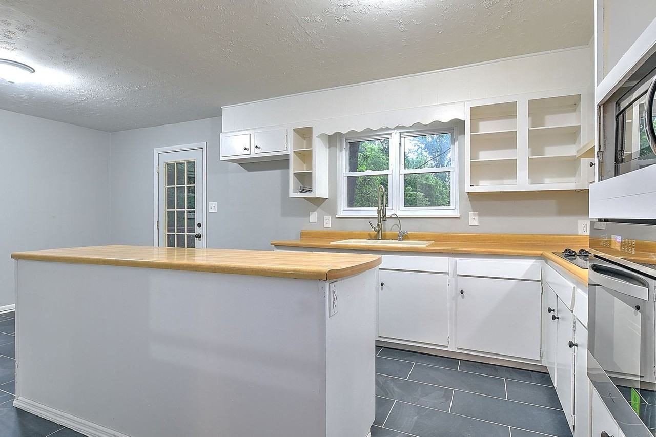 680 Elk Dr - Photo 6 of 28