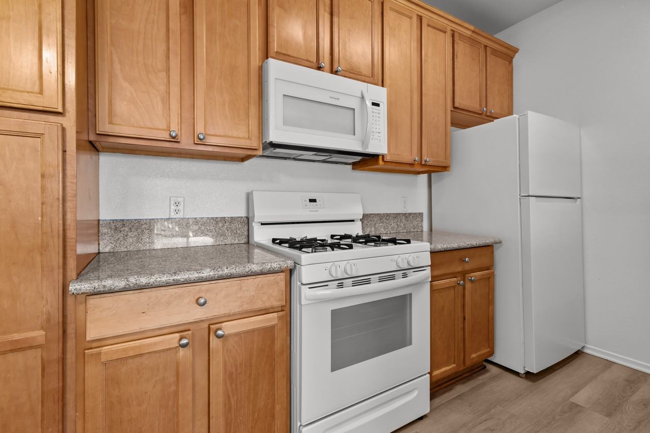 Baywood Villas - Photo 2 of 20