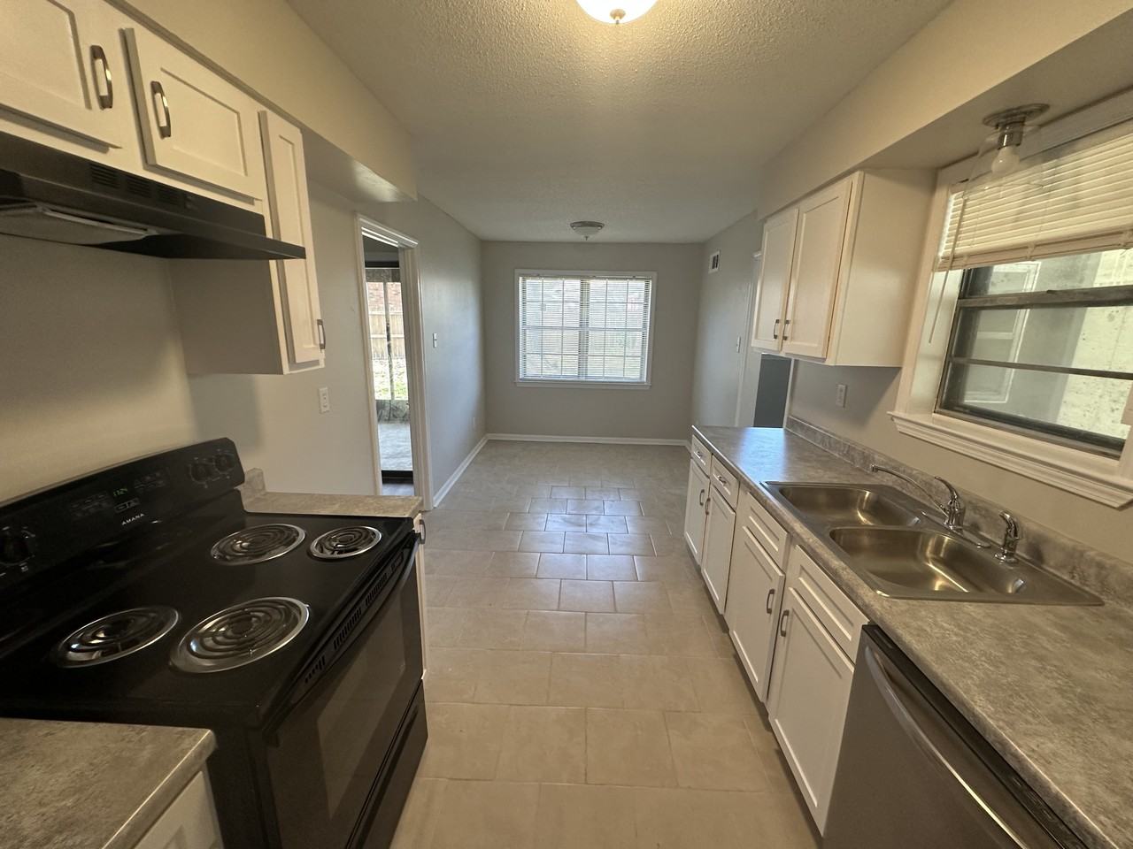 2447 Kimbark Woods Cv #NA - Photo 2 of 16