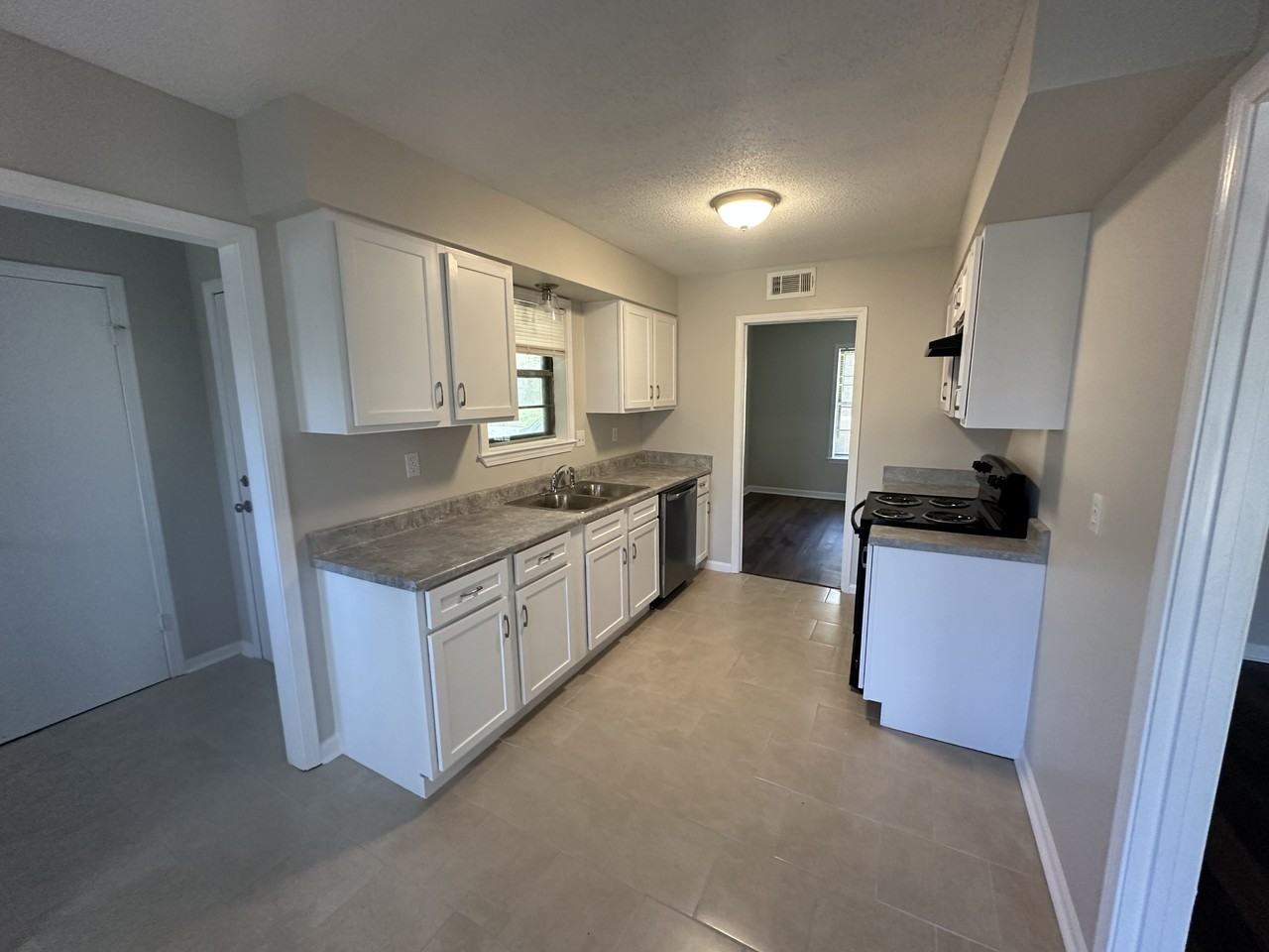 2447 Kimbark Woods Cv #NA - Photo 3 of 16