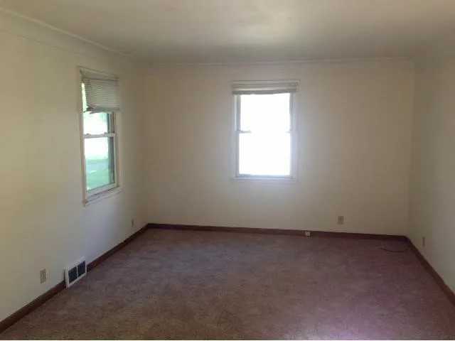 414 4th Ave Ne #NA - Photo 2 of 14