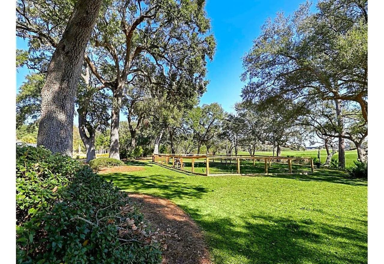 Oasis At West Ashley - Photo 6 of 58