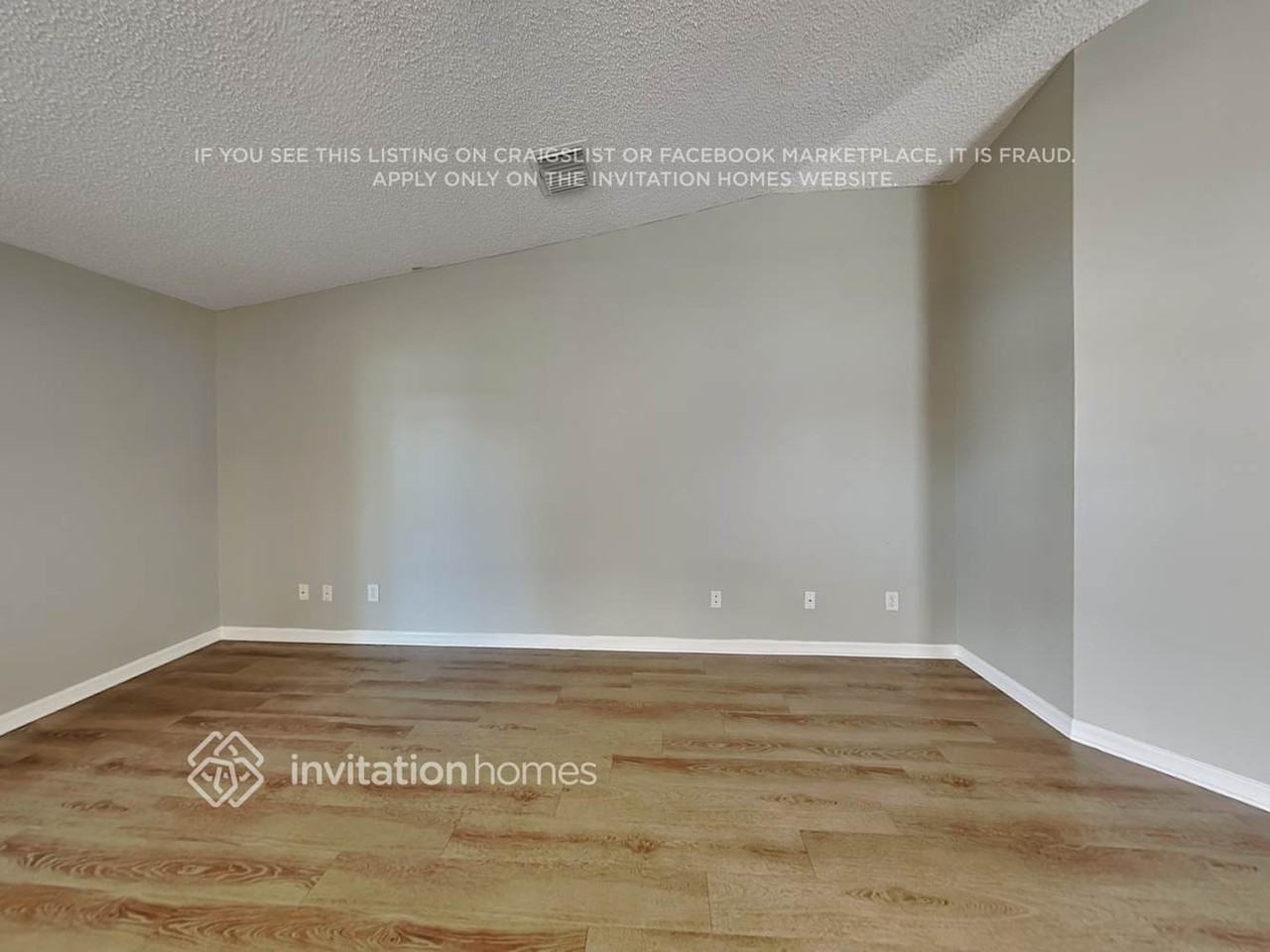 2111 Tiburon Ln - Photo 3 of 17