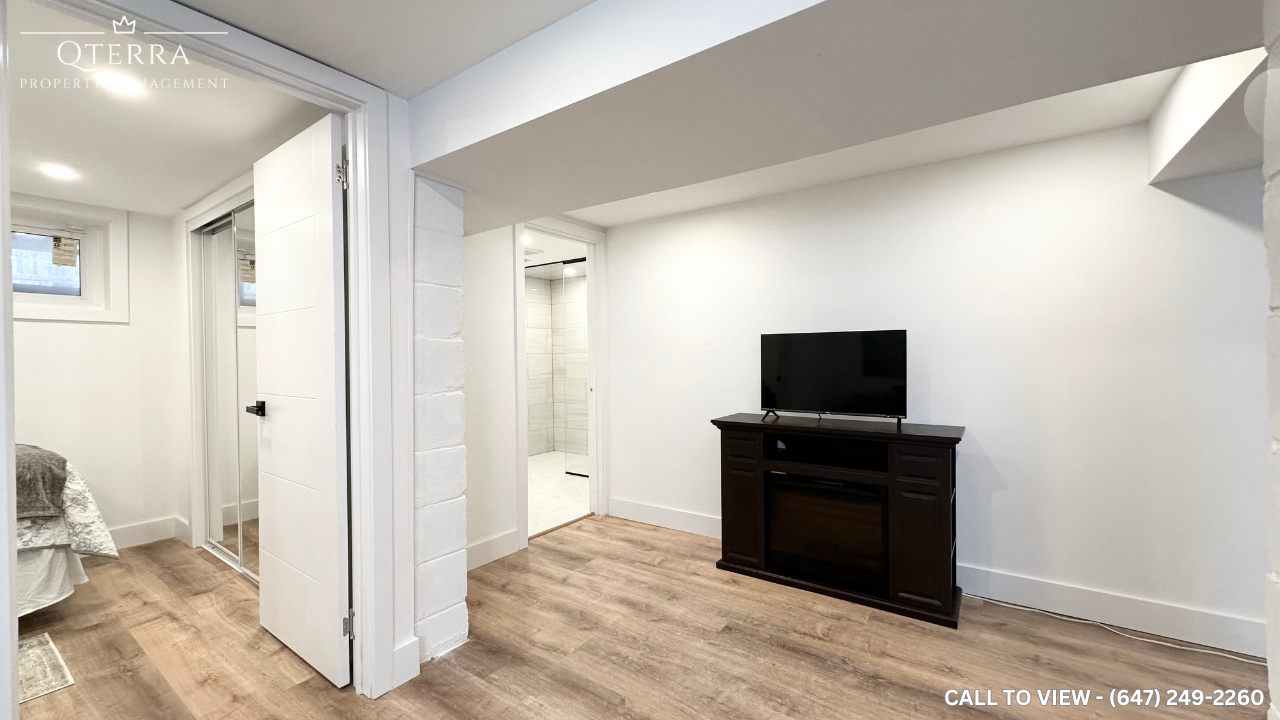 2-50 Lindsay Ave, Newmarket, Ontario L3Y 4N6 - Photo 3 of 9