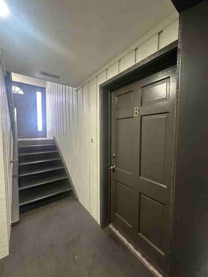 Hillside Park Apartments - Photo 5 of 36