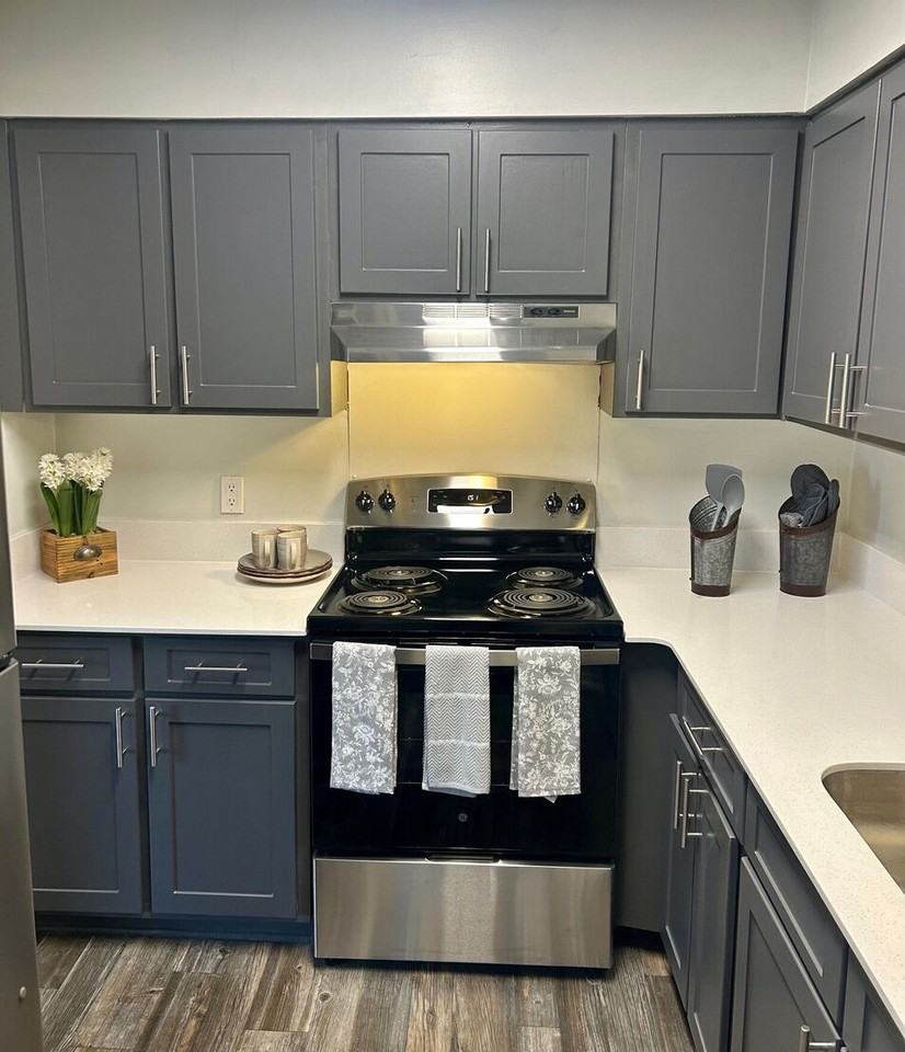 Pelham - Photo 2 of 169