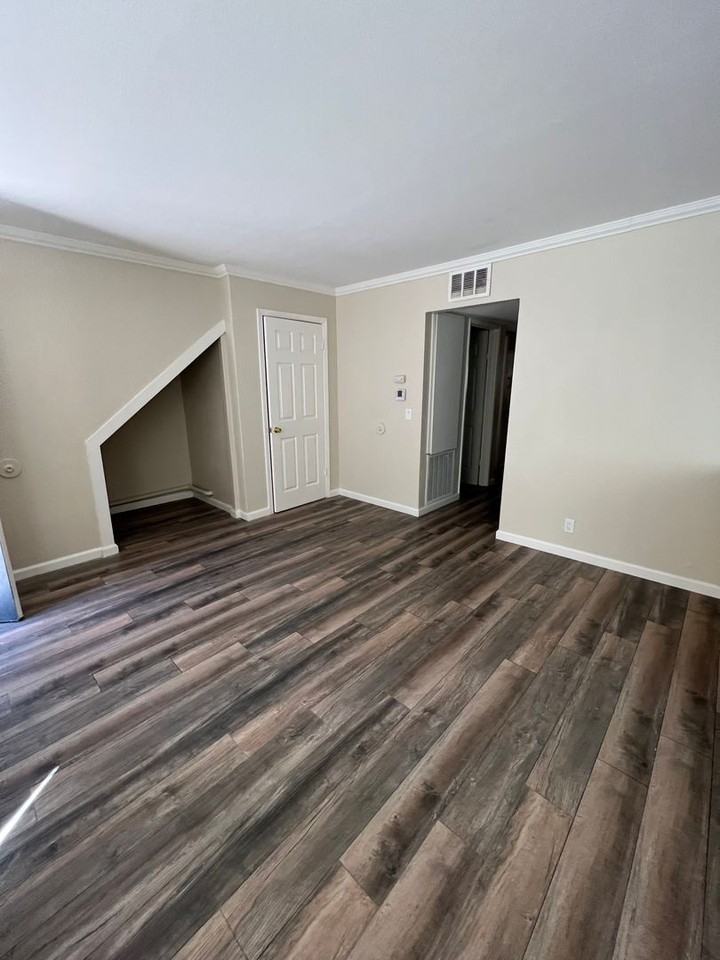 2518 X Street - Photo 6 of 19
