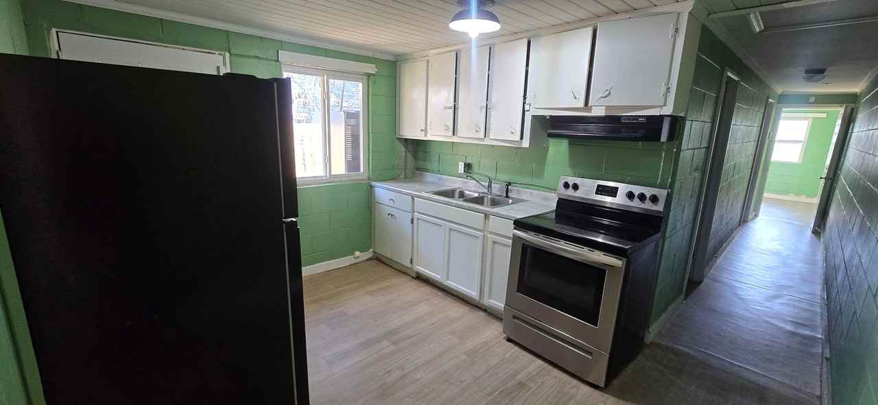 1132A Camille St - Photo 2 of 6