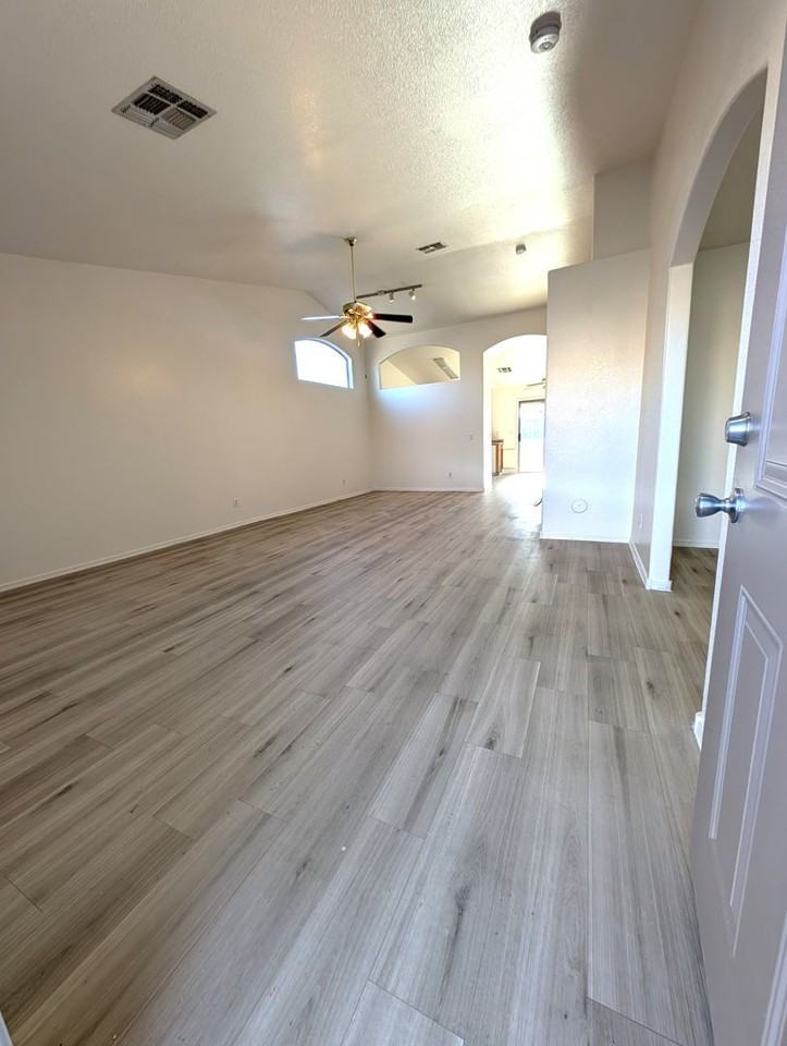 2018 S Rennick Dr - Photo 3 of 16