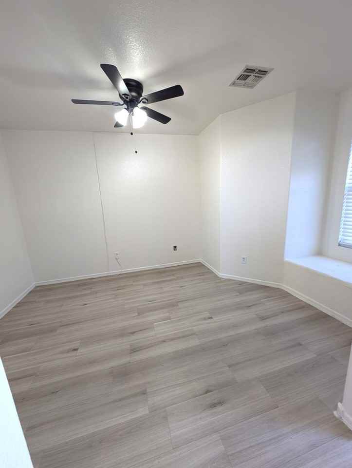 2018 S Rennick Dr - Photo 4 of 16