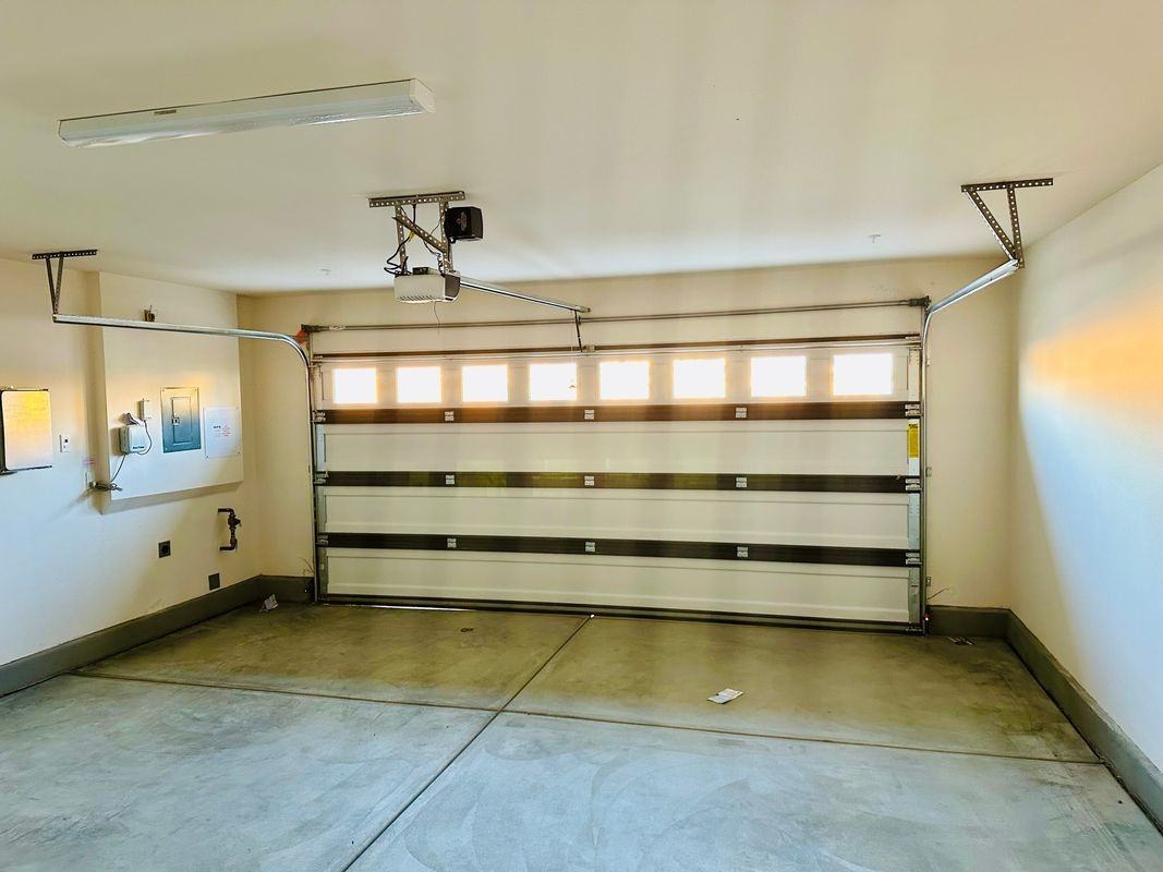 916 Runaway Trl - Photo 2 of 5