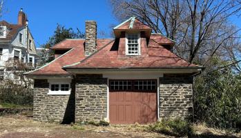 featured image of 260 W Johnson St