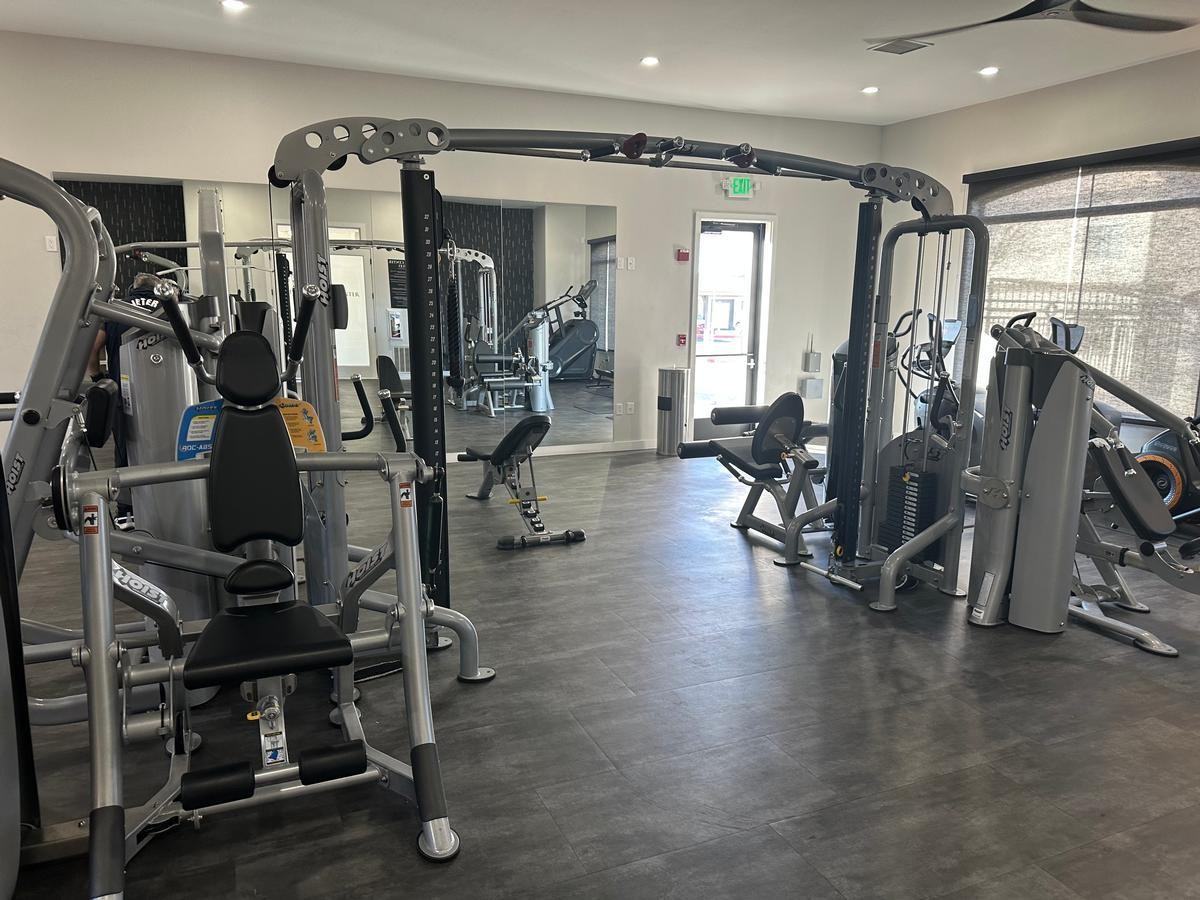 8100 Barstow St Ne - Photo 3 of 13