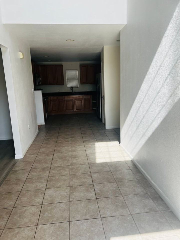 642 Seitz Ct - Photo 2 of 17