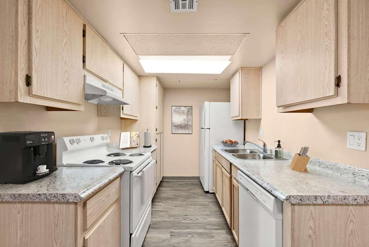 1570 Paseo Grande - Photo 3 of 15