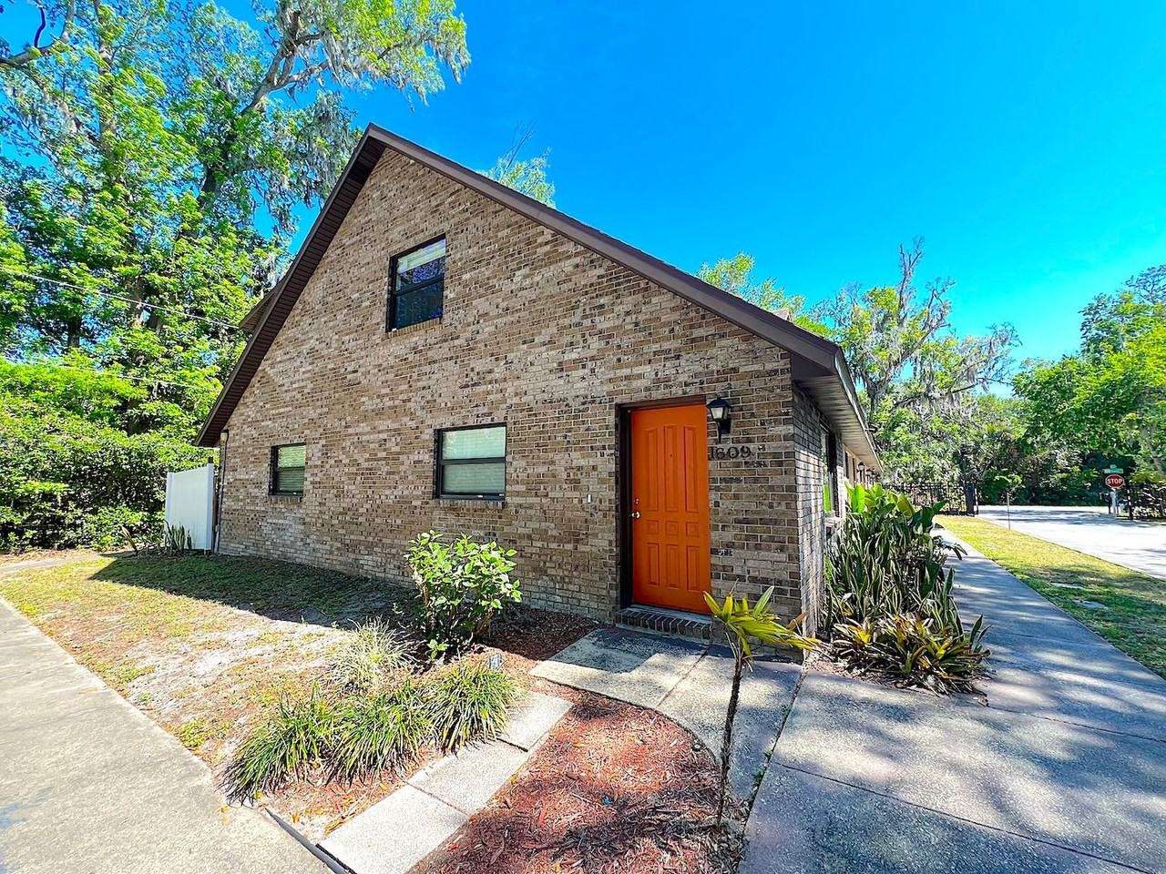 1609 Spring Garden Ct - Photo 2 of 28