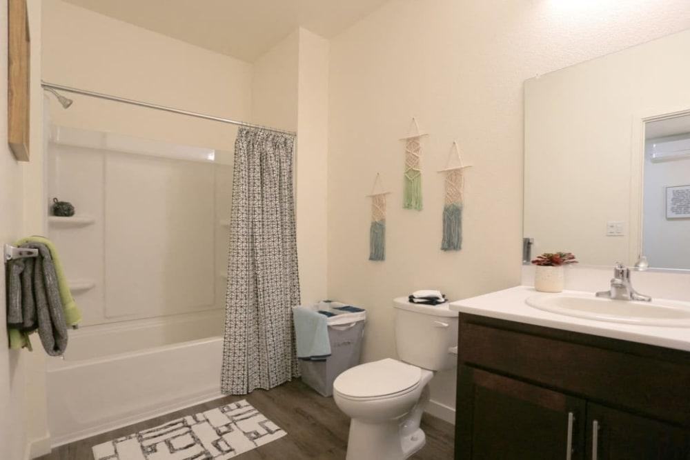 1221 N Cedar St - Photo 4 of 26