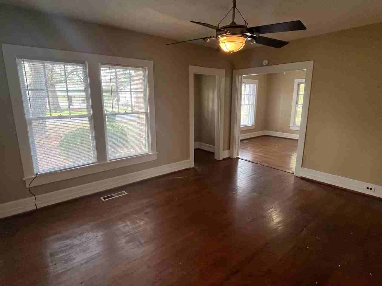 406 Avenue 2 Ne - Photo 3 of 17