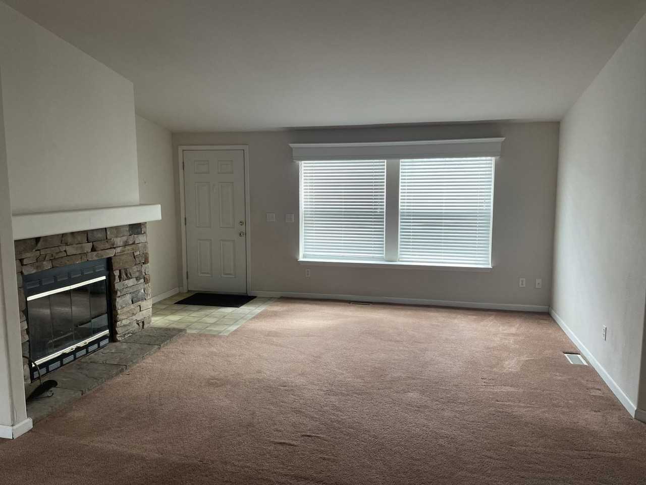 22800 Retreat Pl - Photo 2 of 8