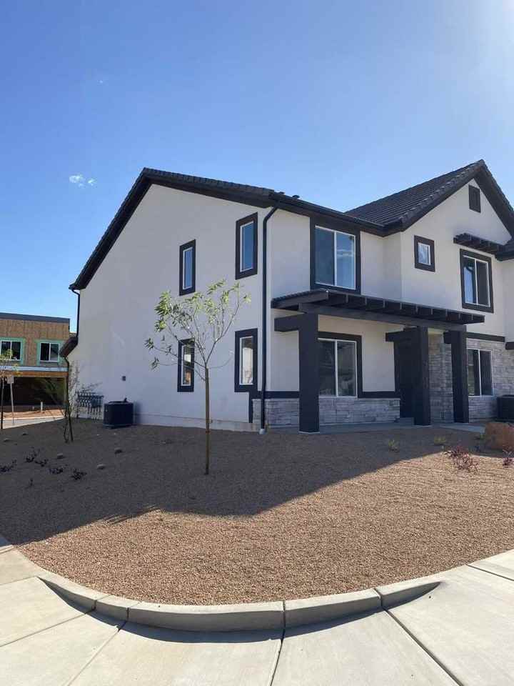 3269 E Elkhorn Ln - Photo 2 of 30