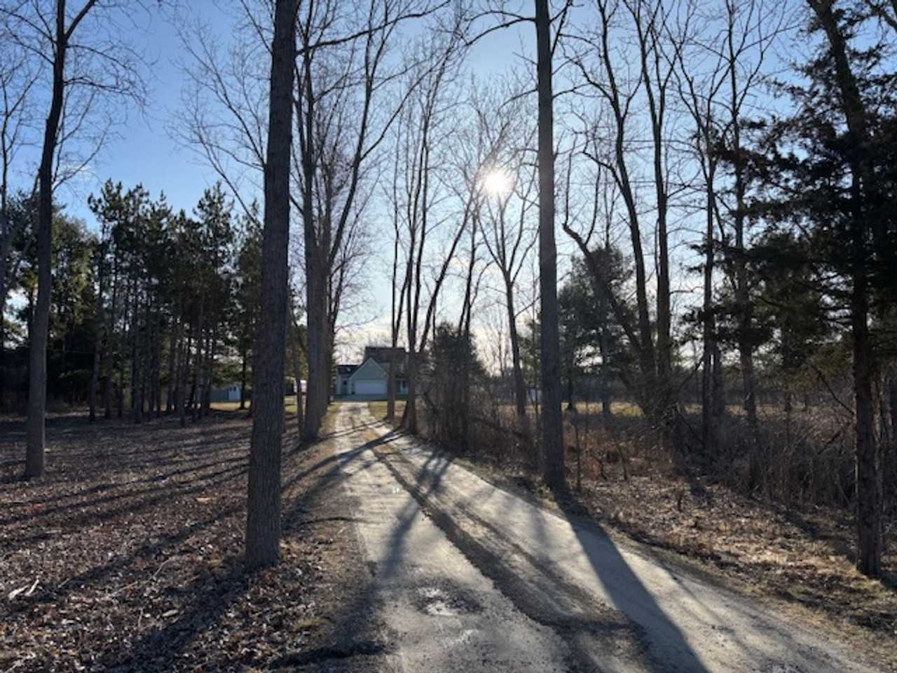 6876 Nollar Rd - Photo 4 of 50