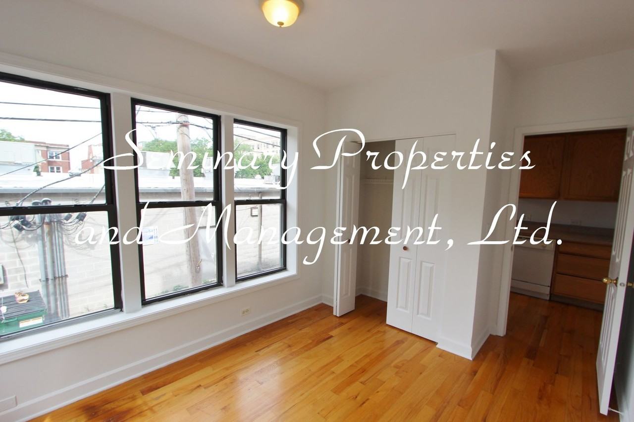 Great apartments in the heart of Uptown, one block from the red line - Photo 5 of 30