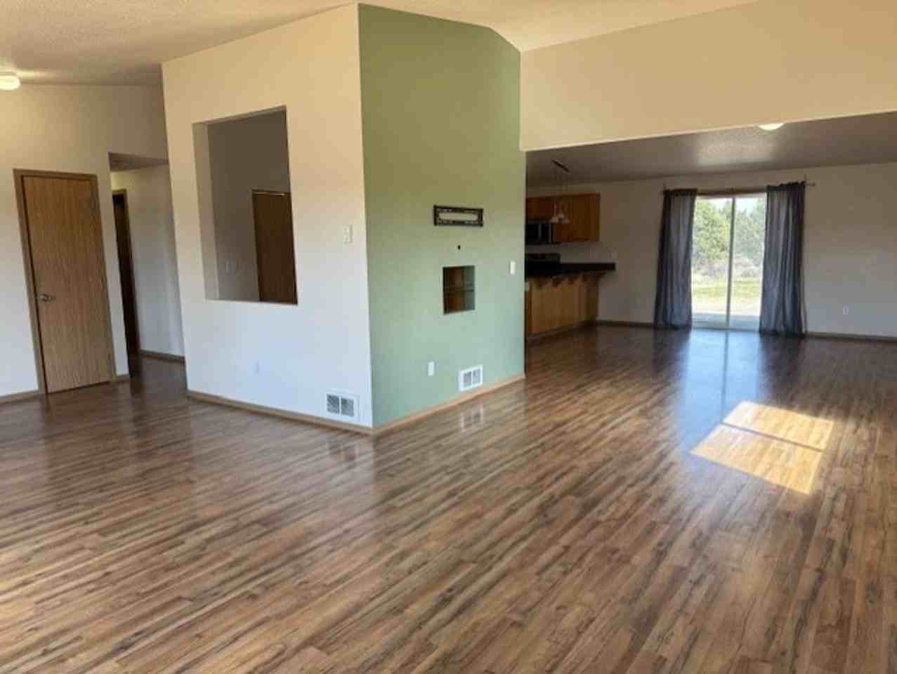 18120 2nd Ave - Photo 5 of 18