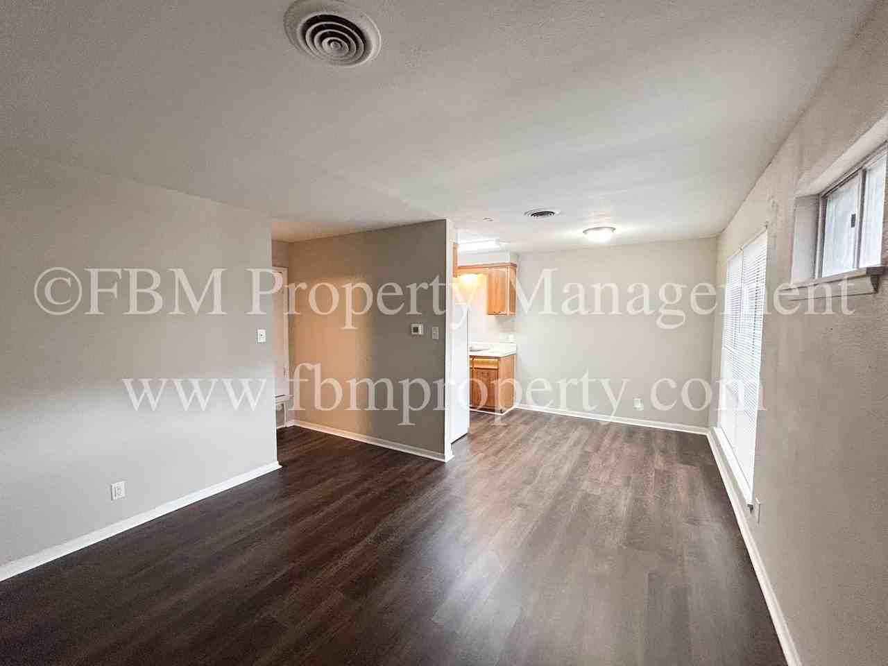 106 S Kaufman St #3 - Photo 7 of 17