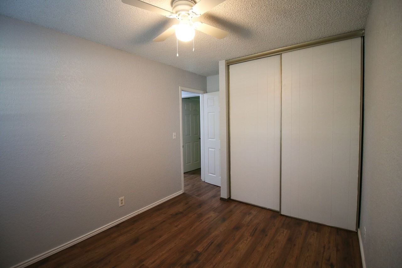 13115 E 30th St - Photo 2 of 29