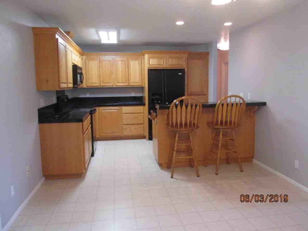 2429 Se Chinaberry Ave - Photo 2 of 12