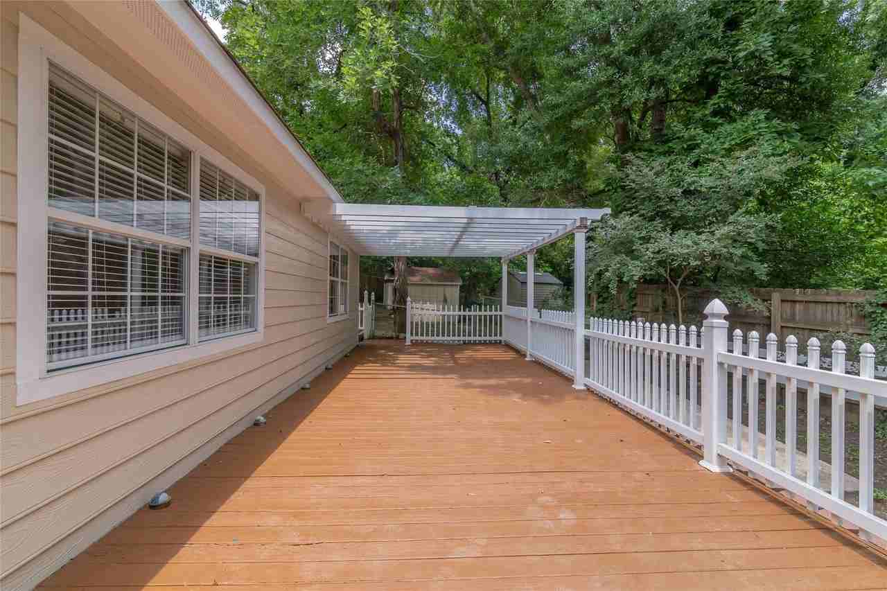 11257 S Lake Shore Dr - Photo 2 of 31