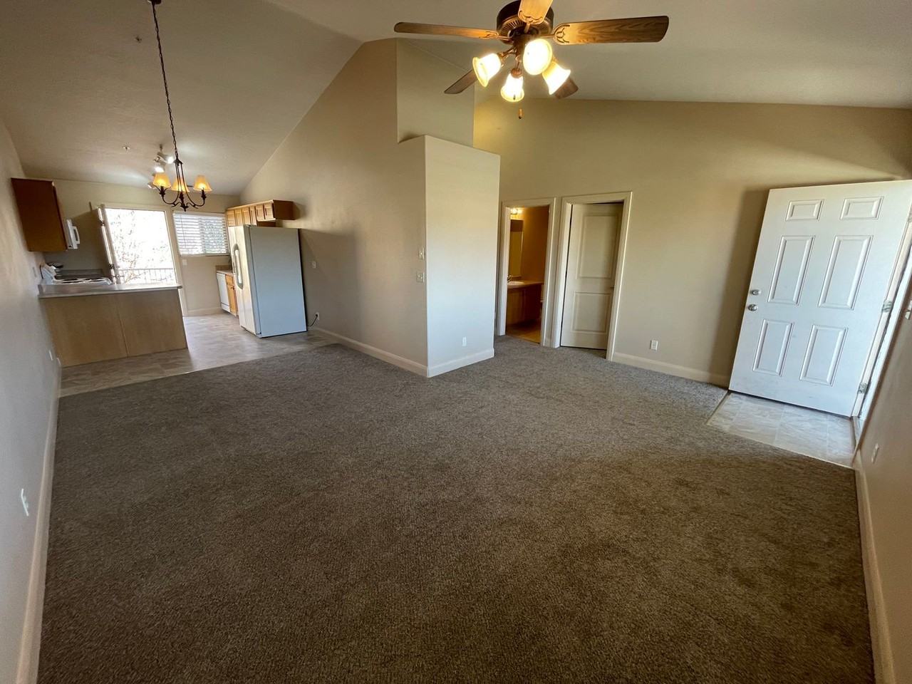 700 N Main St #I9 - Photo 2 of 29
