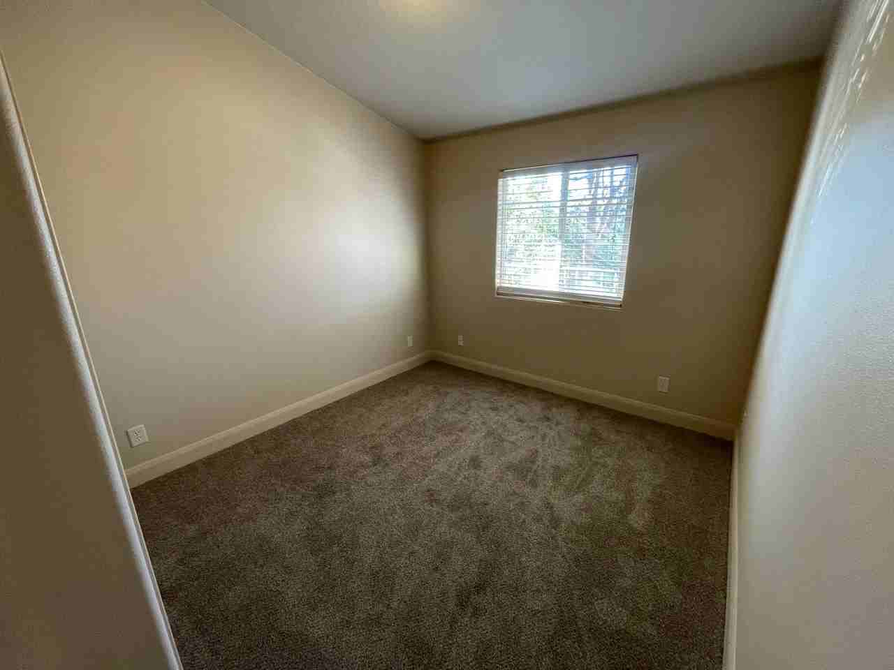 700 N Main St #I9 - Photo 7 of 29