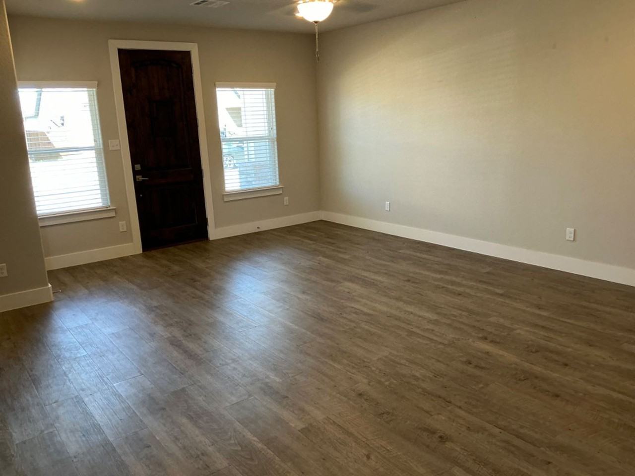 640 The Cottages Dr - Photo 2 of 42