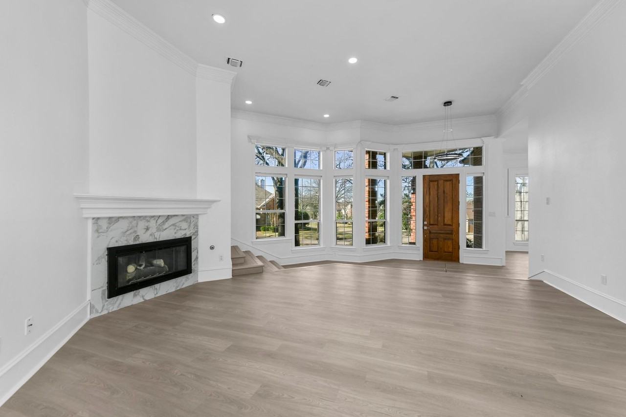 401 Leigh Ct - Photo 3 of 29