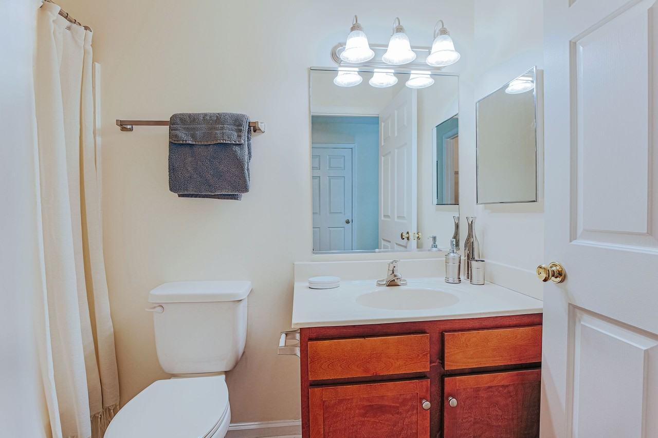 Lakeside Apartments - Photo 6 of 40