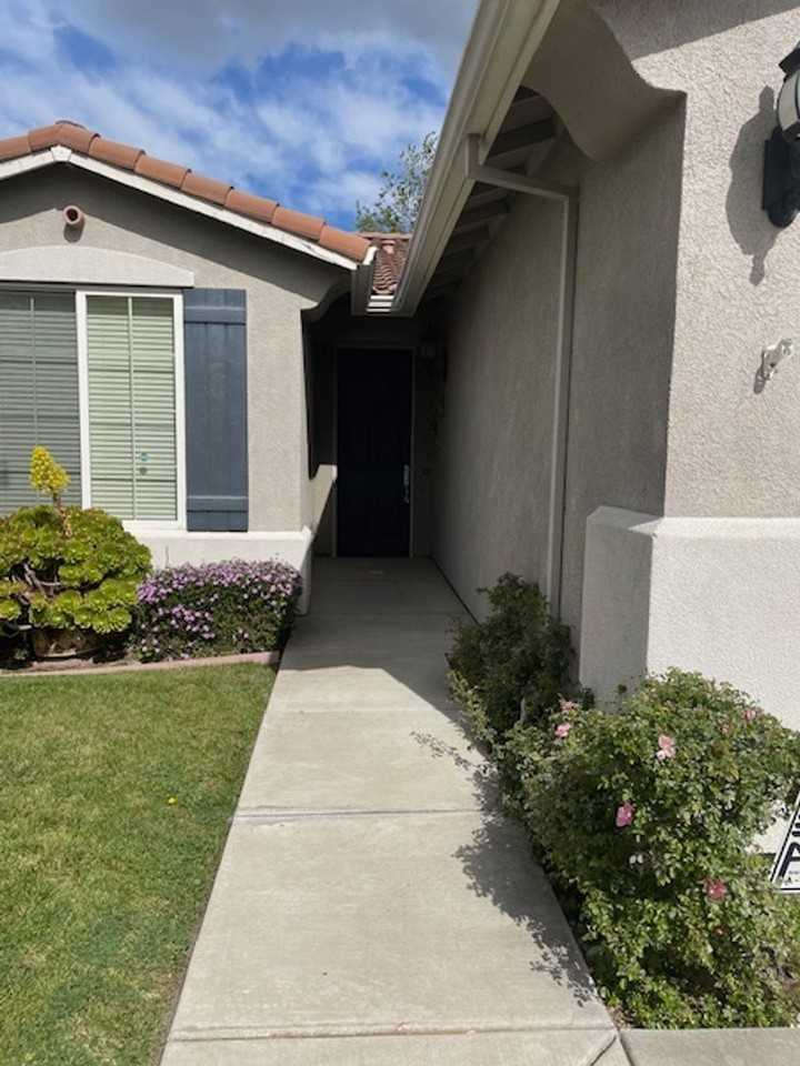 2331 Pepper Tree Ln - Photo 2 of 27