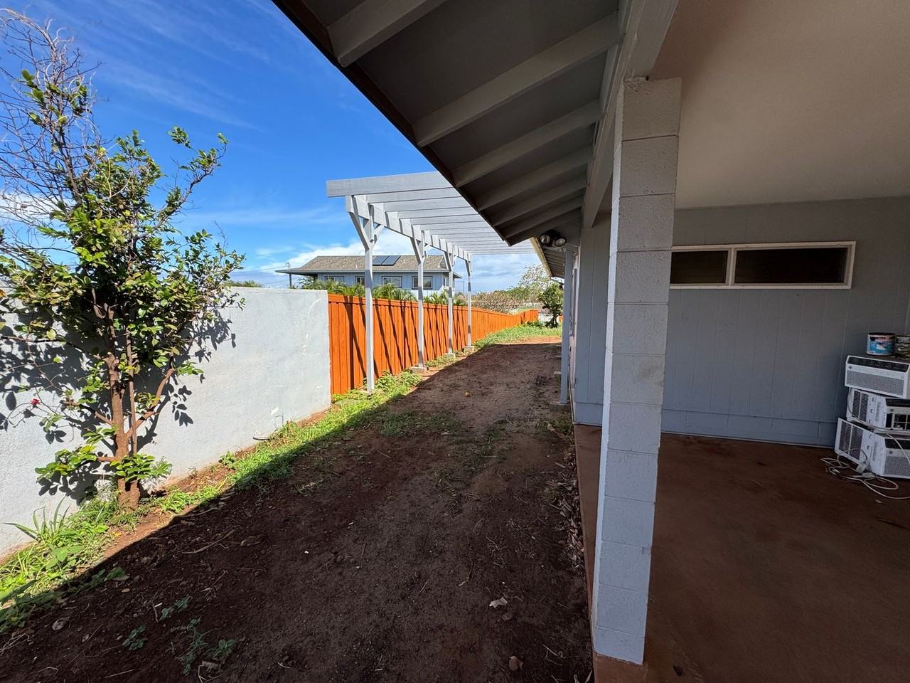 129 Wahikuli Rd - Photo 2 of 7