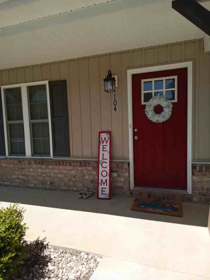 104 Squire Cir - Photo 2 of 15