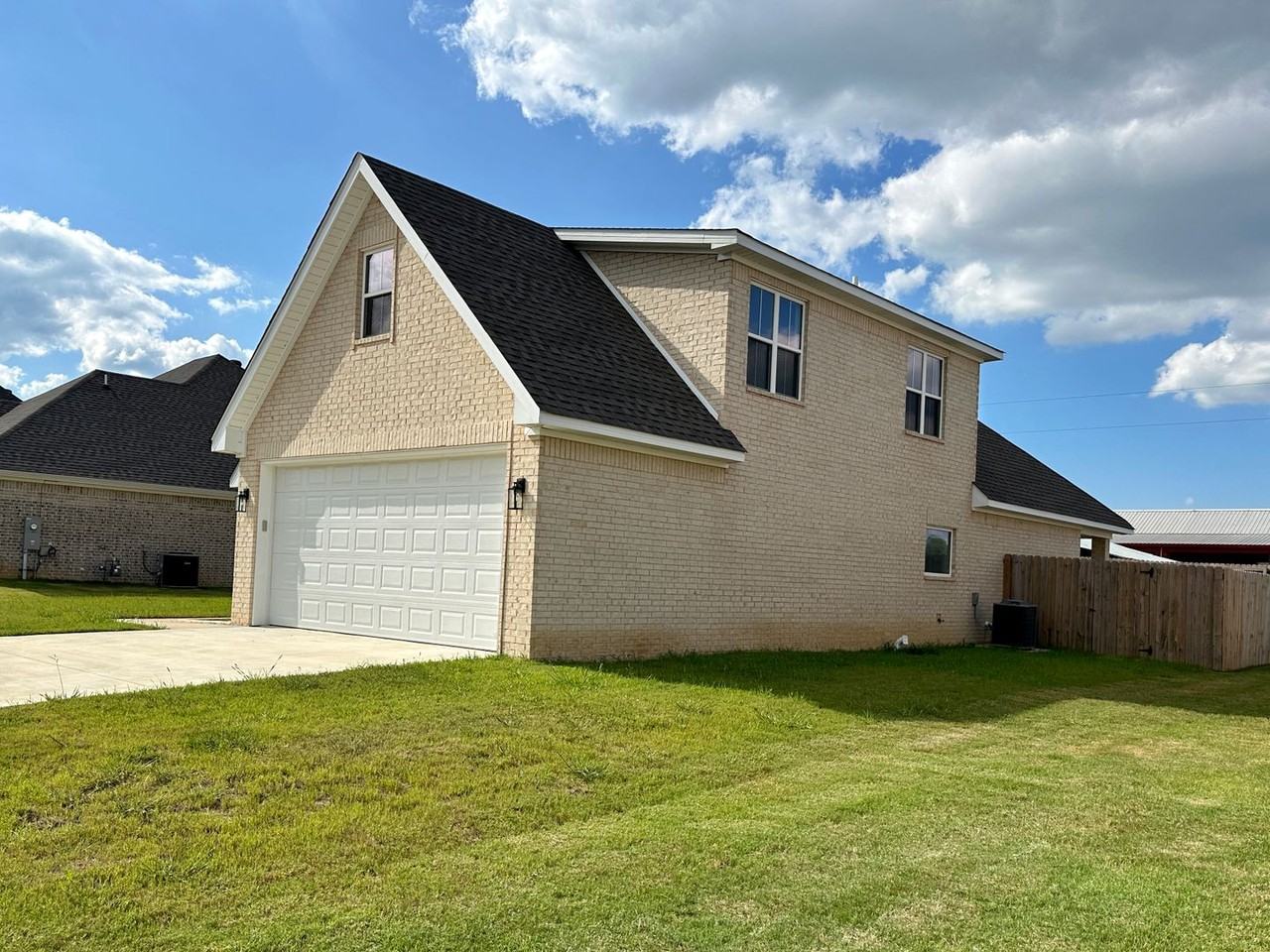 115 Hidden Creek Dr - Photo 2 of 10