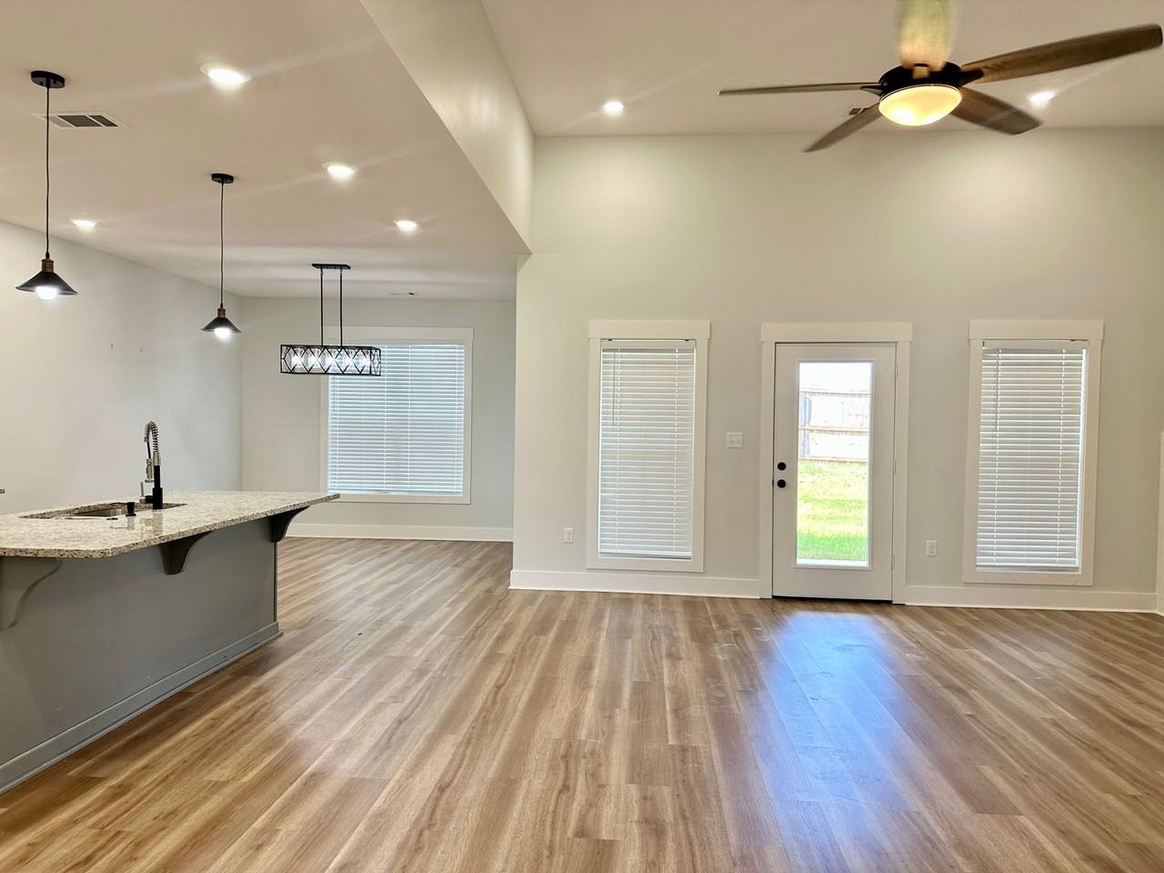 115 Hidden Creek Dr - Photo 4 of 10