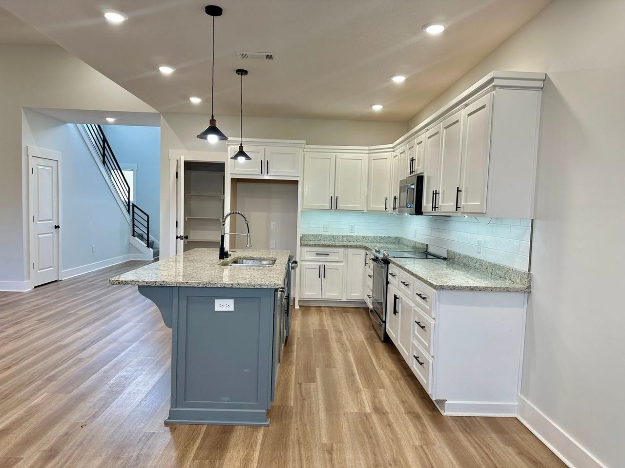 115 Hidden Creek Dr - Photo 5 of 10