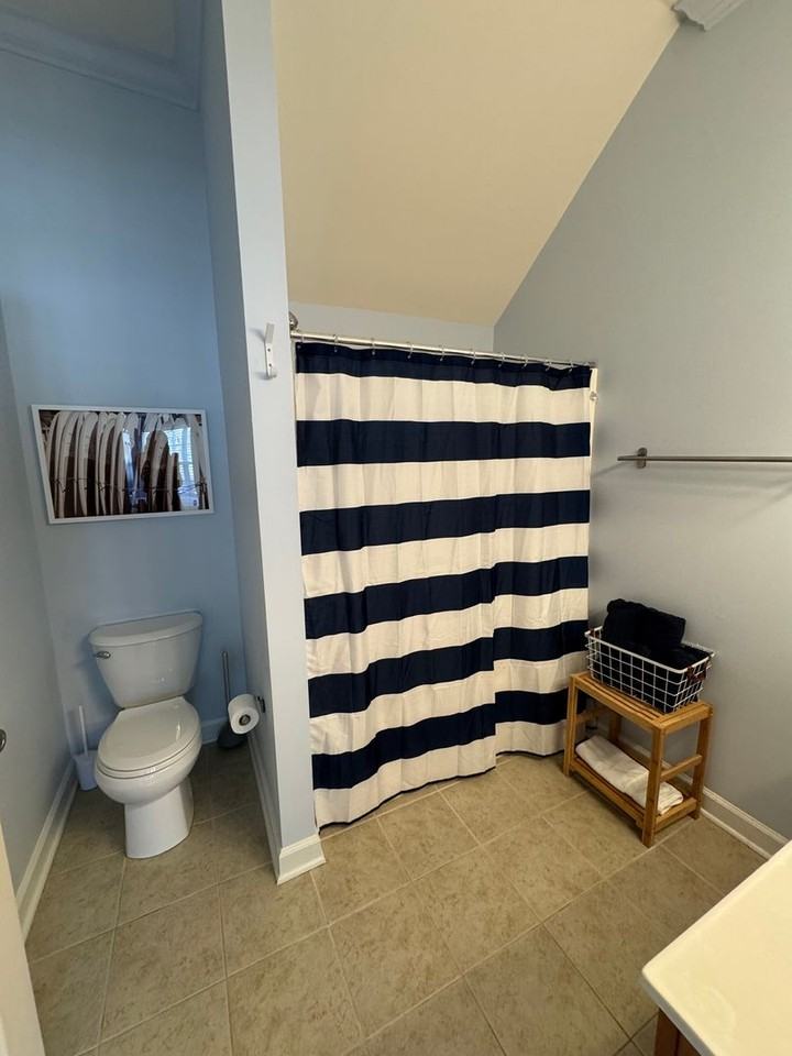 1605 Shoreline Pl - Photo 4 of 21