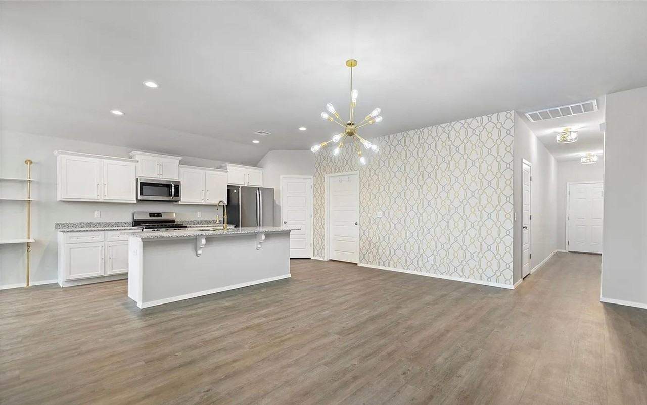 14826 E 39th St S - Photo 2 of 23