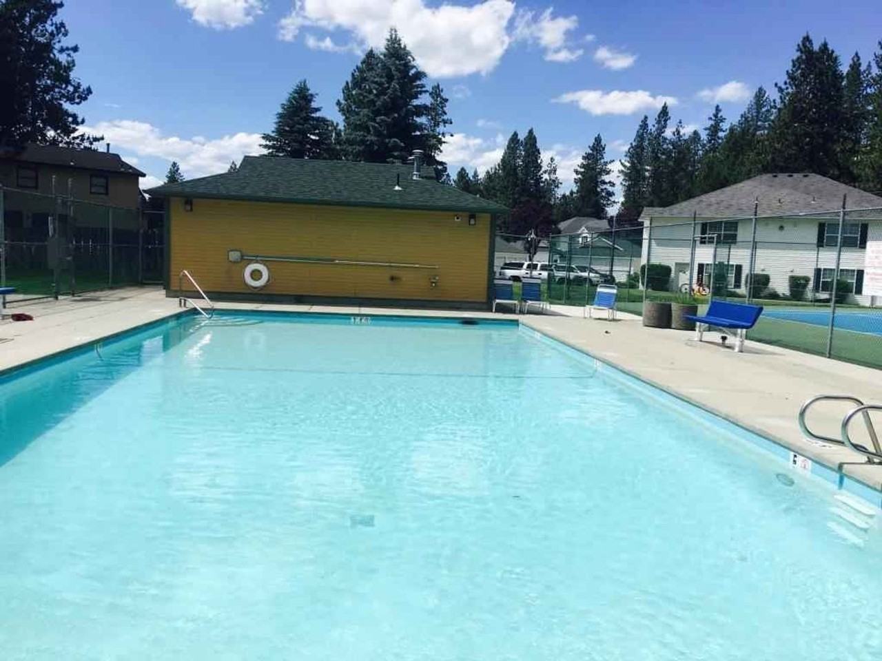 8205 N Ridgewood Dr #2 - Photo 3 of 46