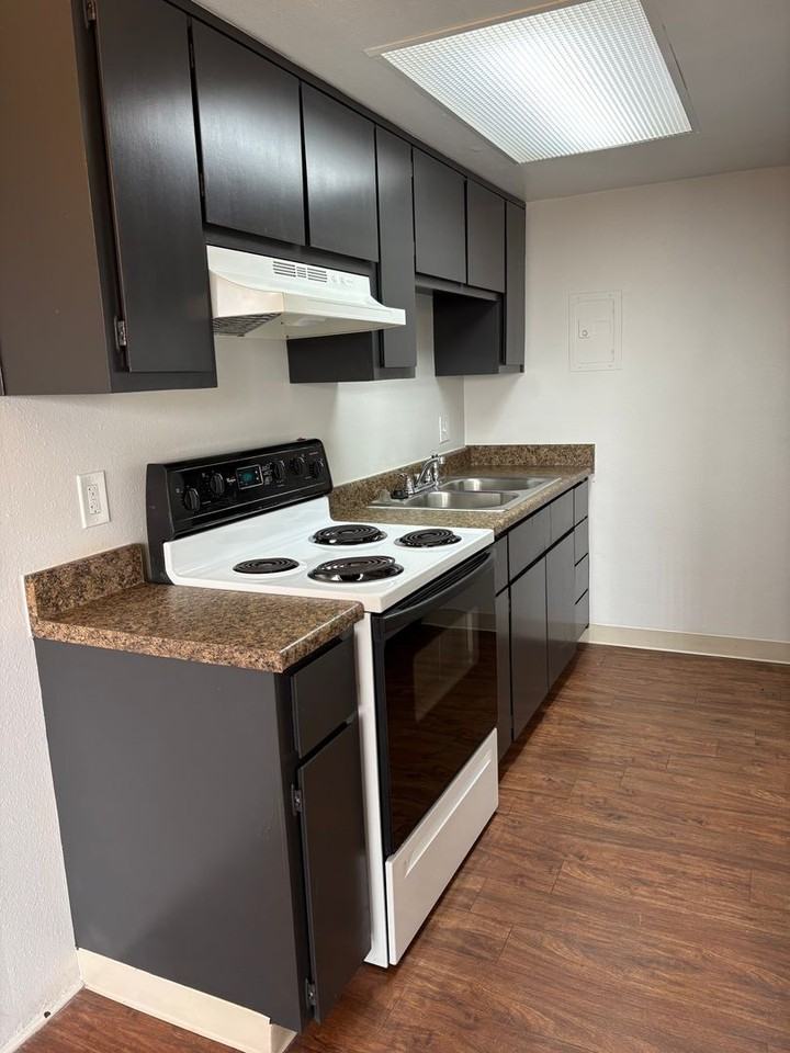 1405ra - Photo 2 of 13