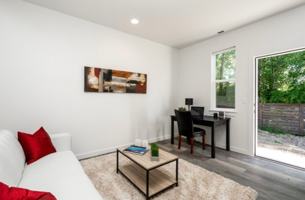 featured image of 911 N 17th Ave #D
