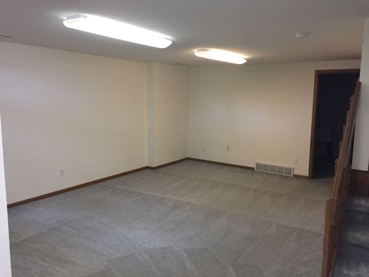 MANCHESTER TOWNHOMES - Photo 4 of 14