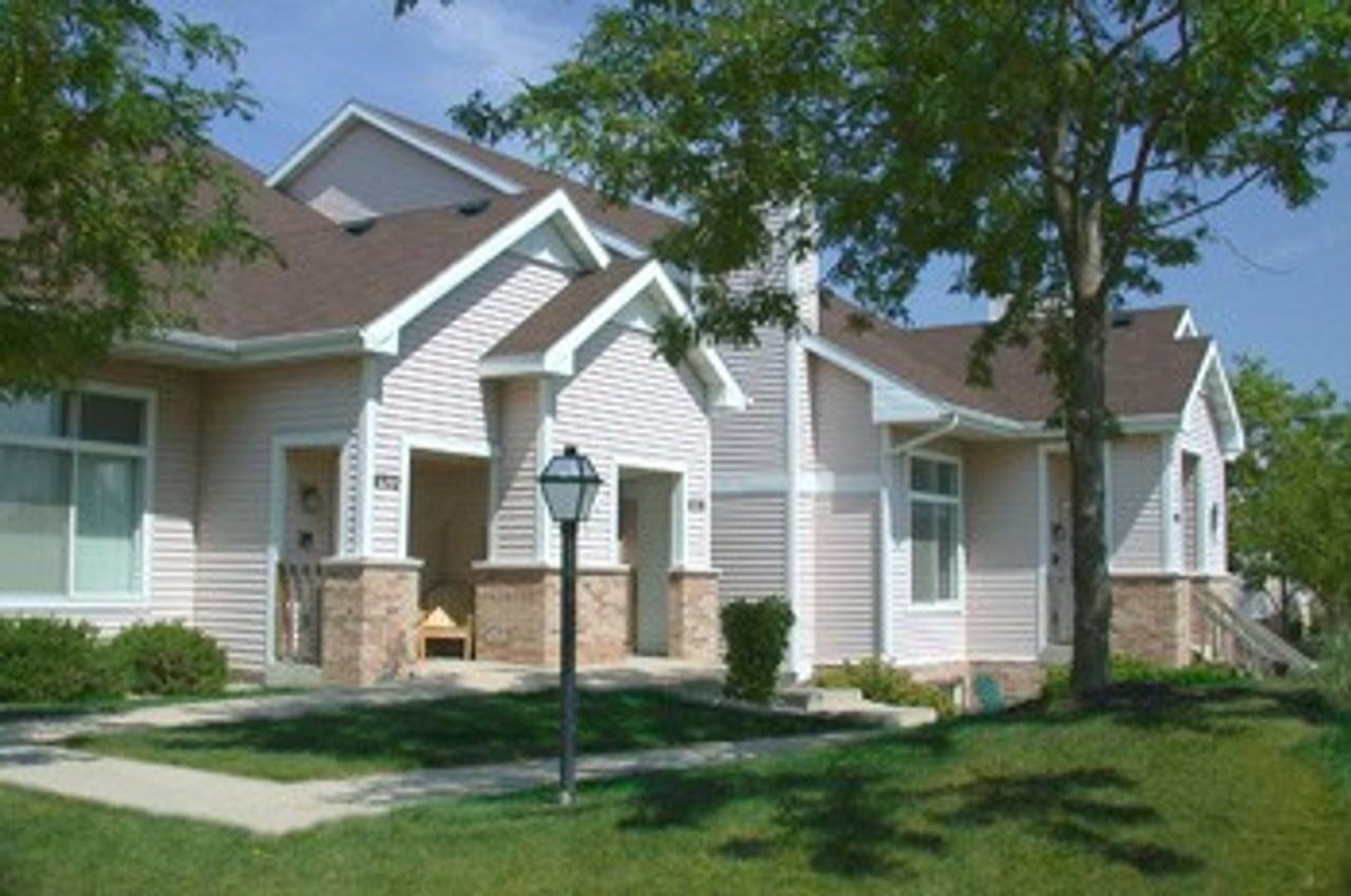 MANCHESTER TOWNHOMES - Photo 2 of 14